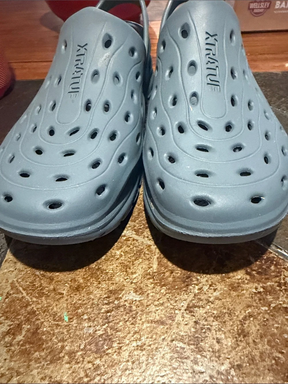 XTRATUF Men's Grey Slip-On Water-Ready Clog